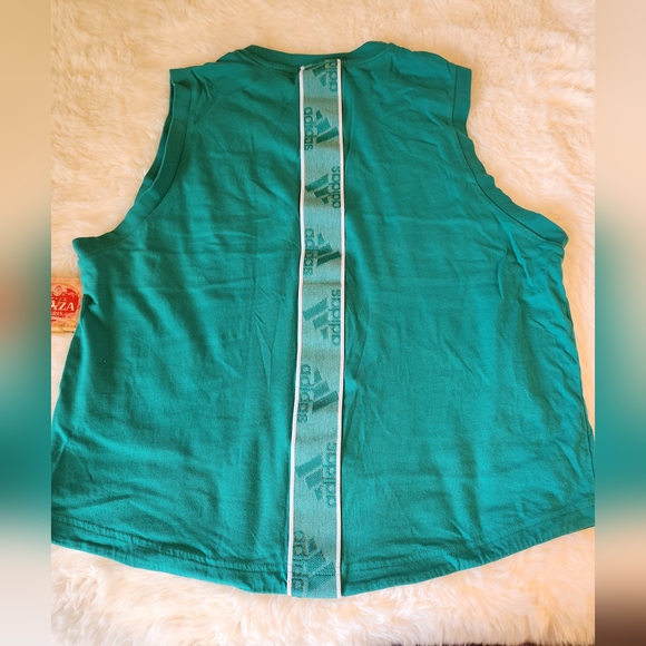 Adidas crop top gym tank - Picture 2 of 5